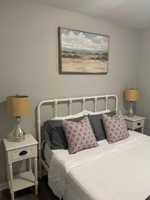 The Bernice - 2 Bedroom Apt In Quilt Town, Usa Hamilton Eksteriør billede